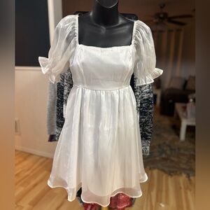 Chic White Puff Sleeve Dress